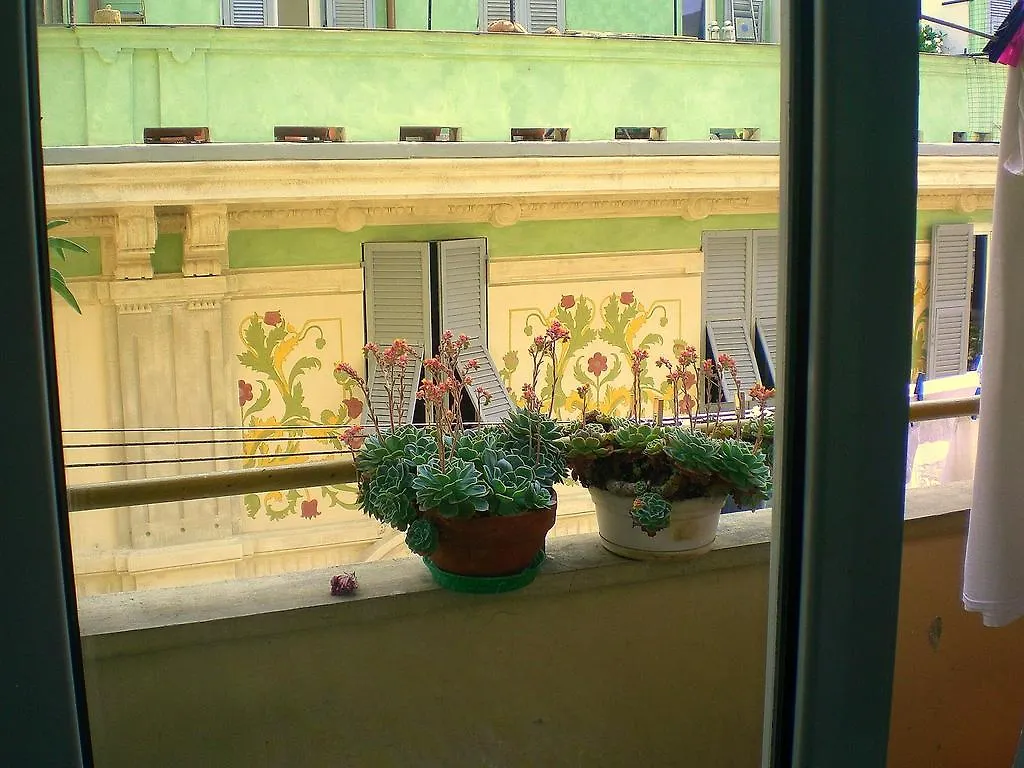 B&B Maya & Leo Genoa 0*,  Italy