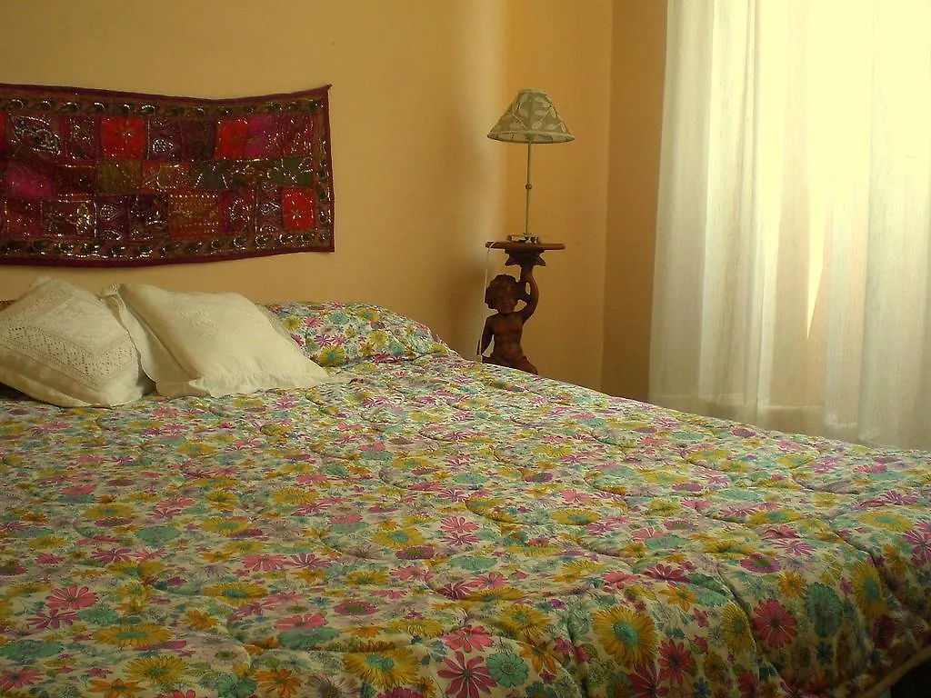 Bed & Breakfast B&B Maya & Leo Genoa Italy